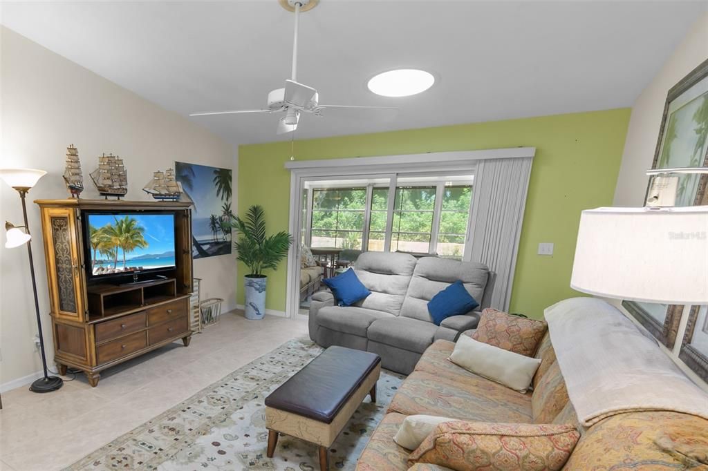 For Sale: $599,900 (3 beds, 2 baths, 1412 Square Feet)