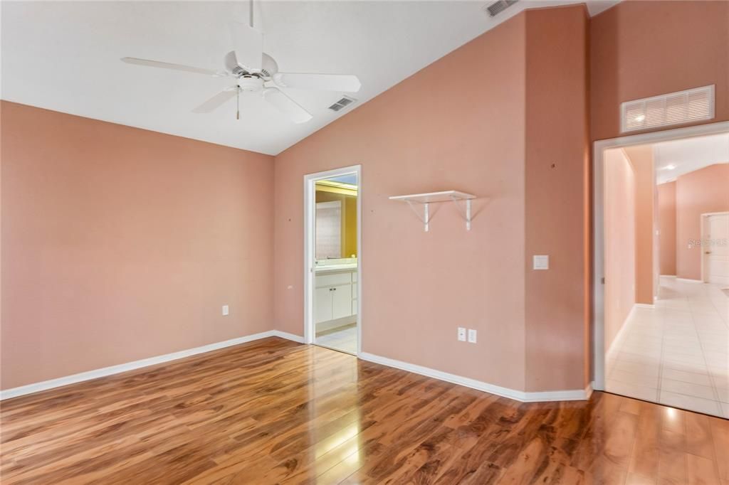 En Venta: $285,000 (3 camas, 2 baños, 1782 Pies cuadrados)