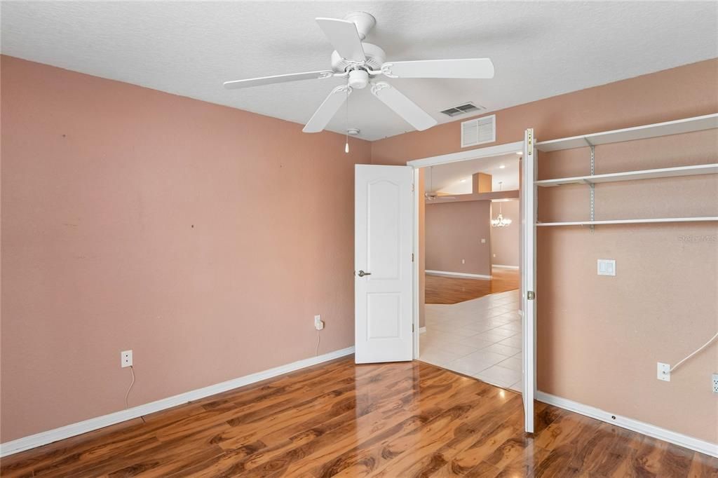 En Venta: $285,000 (3 camas, 2 baños, 1782 Pies cuadrados)