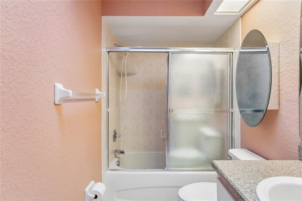 En Venta: $285,000 (3 camas, 2 baños, 1782 Pies cuadrados)