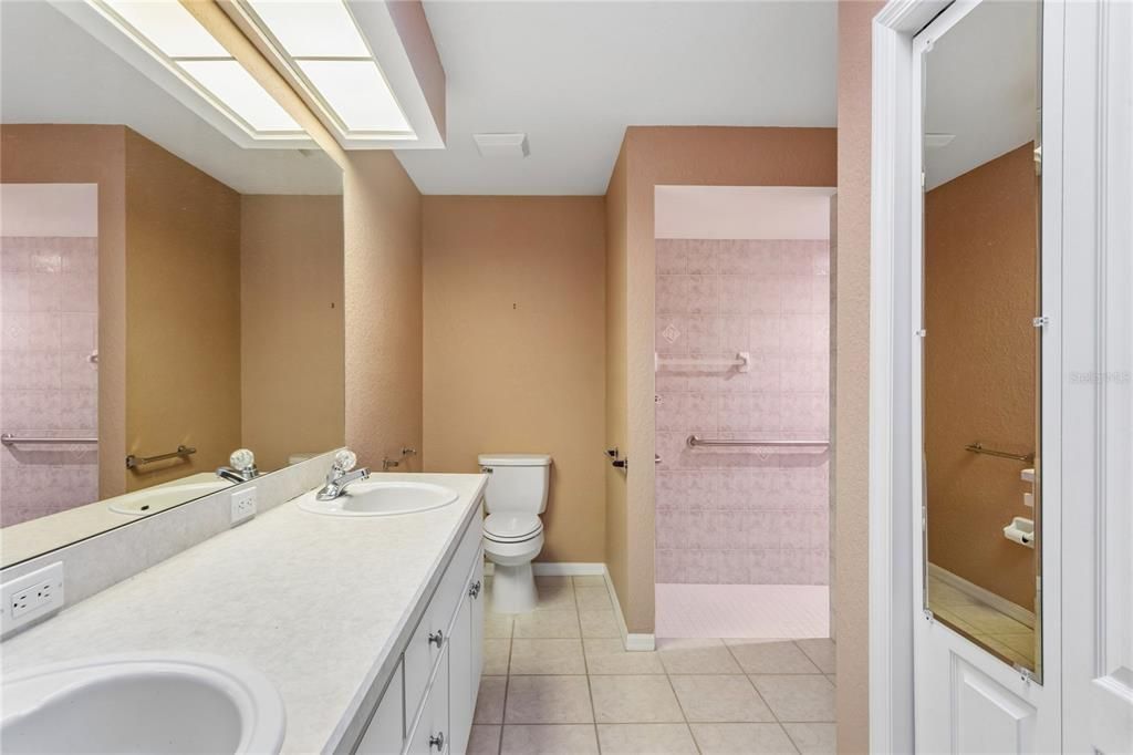 En Venta: $285,000 (3 camas, 2 baños, 1782 Pies cuadrados)