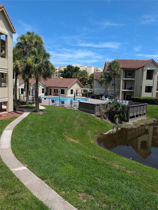 For Sale: $149,000 (2 beds, 2 baths, 937 Square Feet)