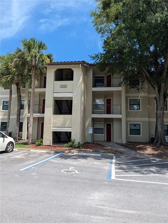 For Sale: $149,000 (2 beds, 2 baths, 937 Square Feet)
