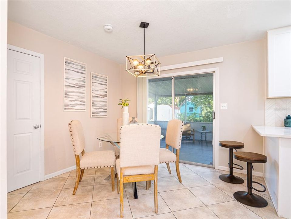 For Sale: $380,000 (3 beds, 2 baths, 1161 Square Feet)