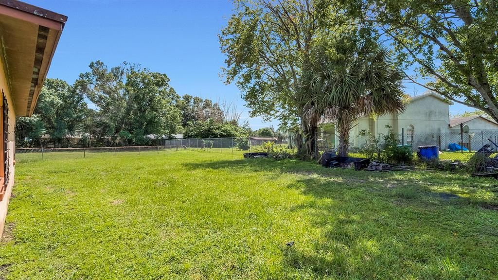 На продажу: $255,000 (4 спален, 2 ванн, 1815 Квадратных фут)