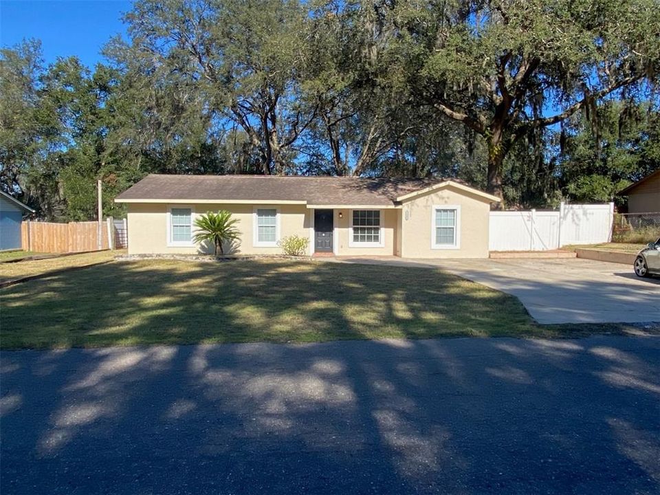 For Sale: $249,900 (4 beds, 2 baths, 1348 Square Feet)