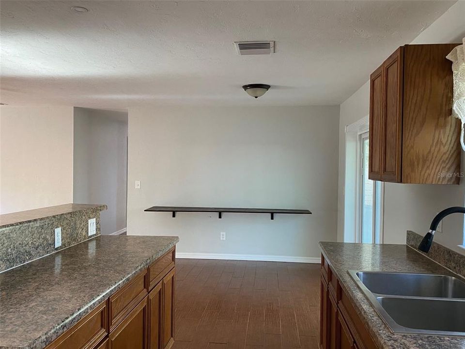 For Sale: $249,900 (4 beds, 2 baths, 1348 Square Feet)