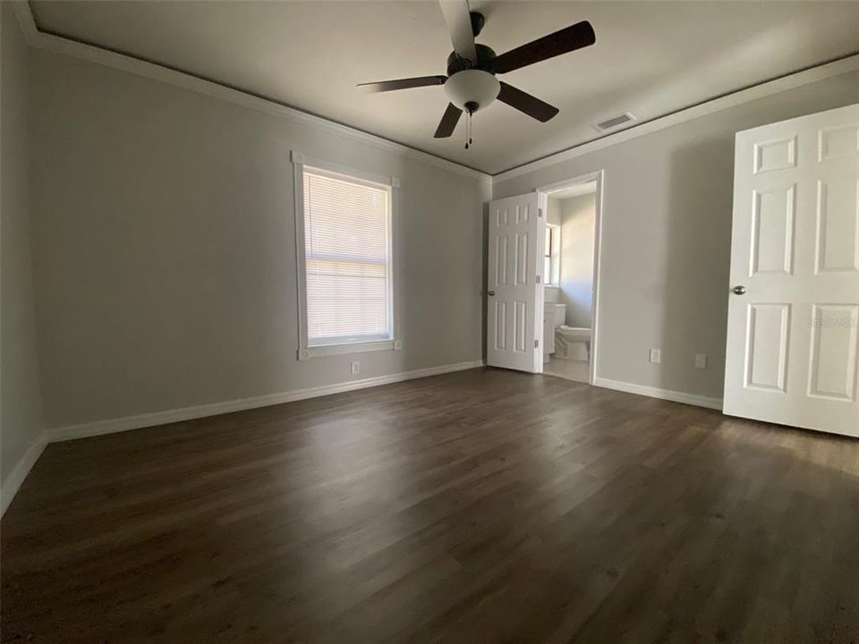 For Sale: $249,900 (4 beds, 2 baths, 1348 Square Feet)