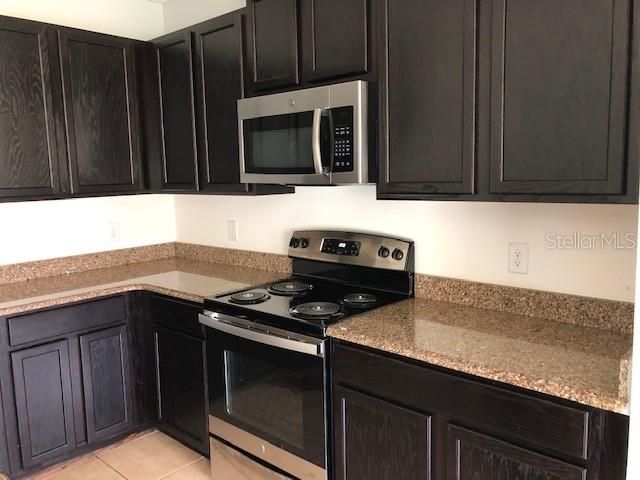 For Rent: $2,199 (4 beds, 3 baths, 1816 Square Feet)