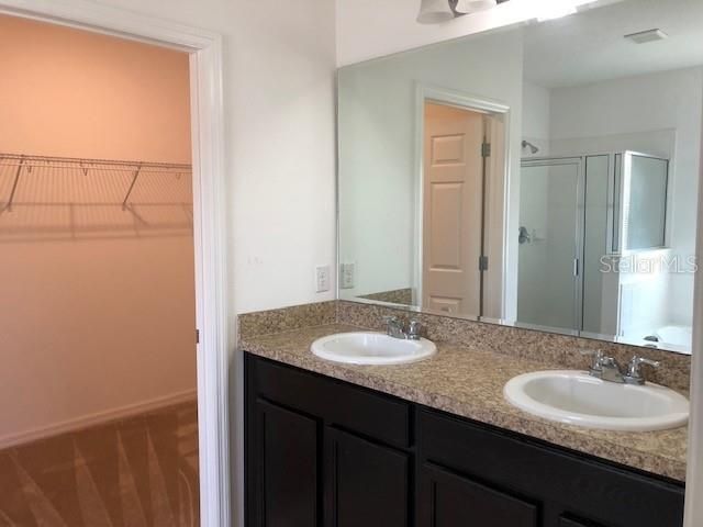 For Rent: $2,199 (4 beds, 3 baths, 1816 Square Feet)