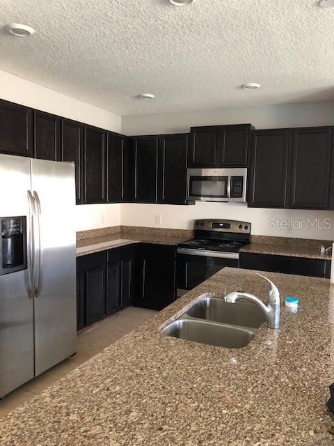 For Rent: $2,199 (4 beds, 3 baths, 1816 Square Feet)