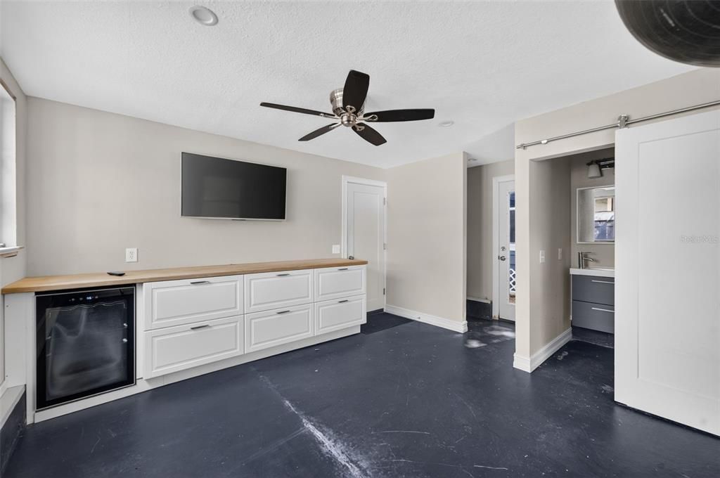 For Rent: $3,800 (3 beds, 2 baths, 1779 Square Feet)