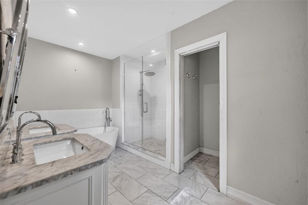 For Rent: $3,800 (3 beds, 2 baths, 1779 Square Feet)