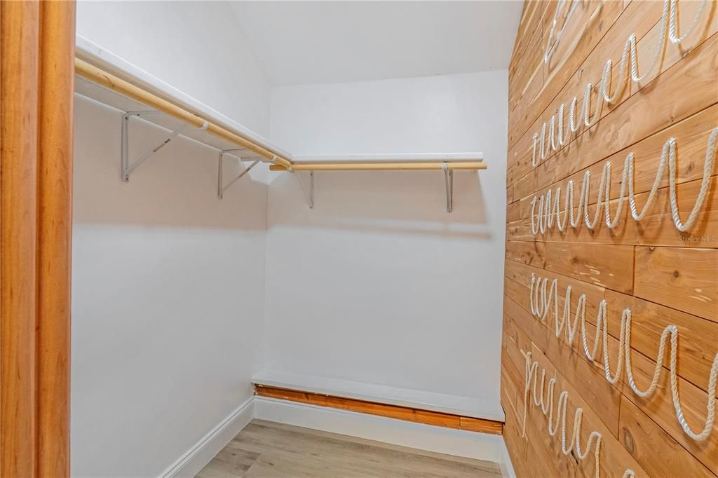 For Sale: $449,000 (3 beds, 2 baths, 2072 Square Feet)