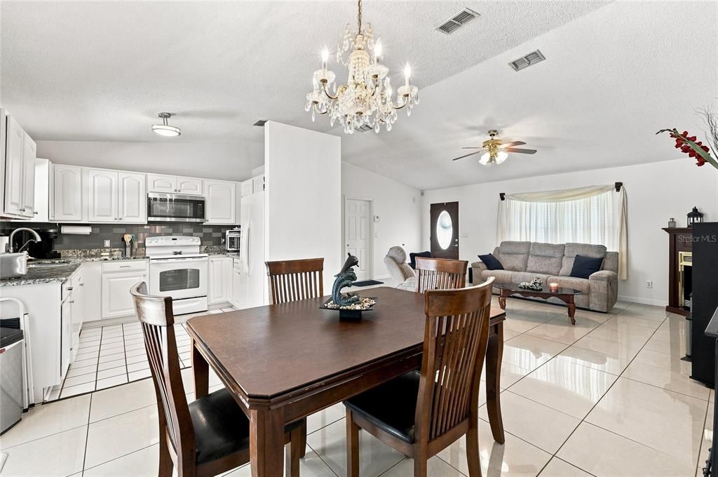 En Venta: $299,000 (3 camas, 2 baños, 1342 Pies cuadrados)