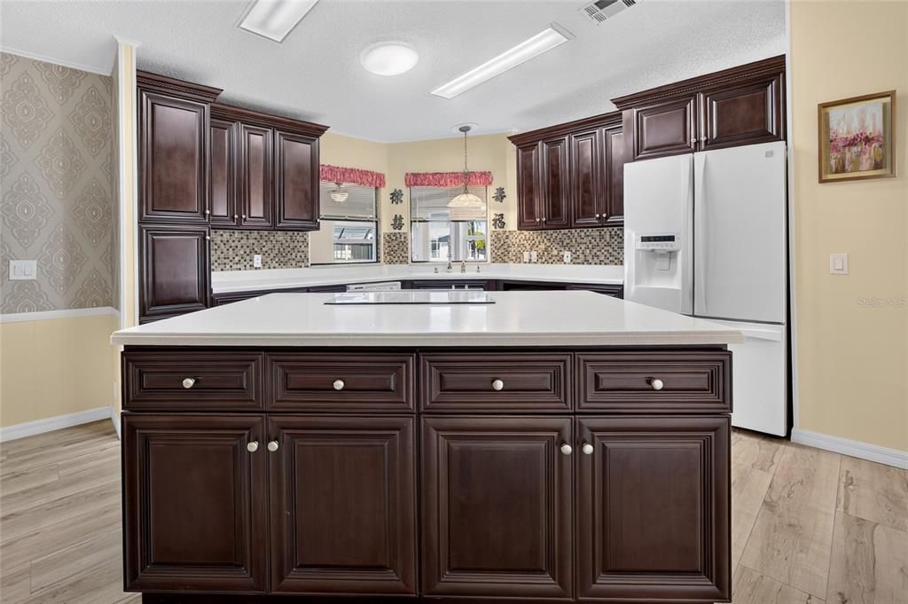 待售: $194,999 (2 贝兹, 2 浴室, 1482 平方英尺)