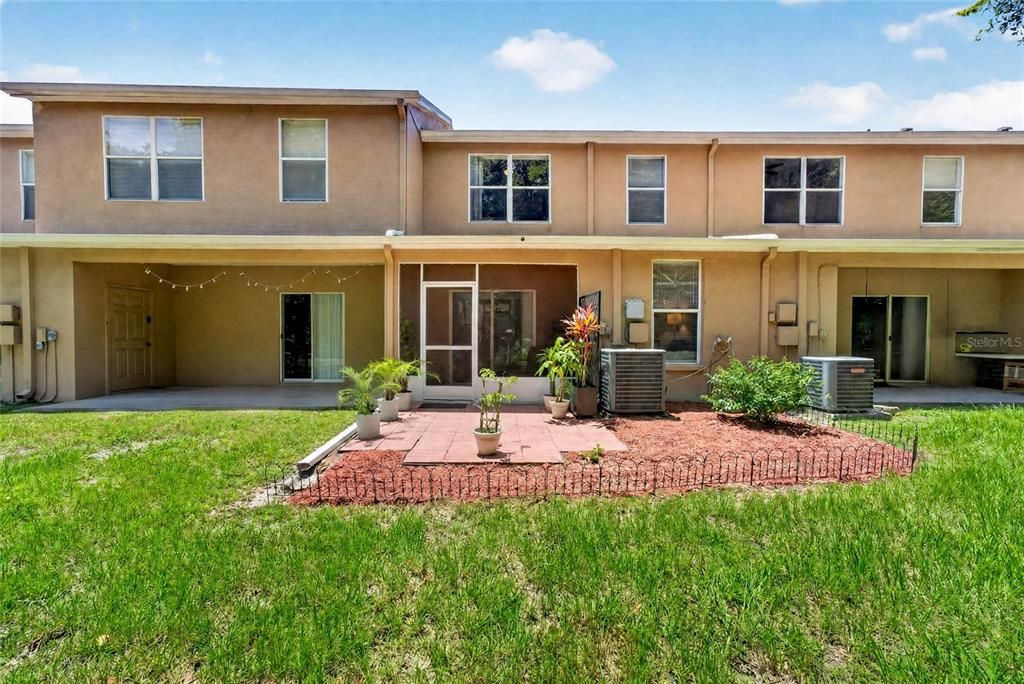 На продажу: $255,000 (3 спален, 3 ванн, 1559 Квадратных фут)