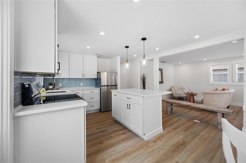 En Venta: $409,000 (3 camas, 2 baños, 1104 Pies cuadrados)