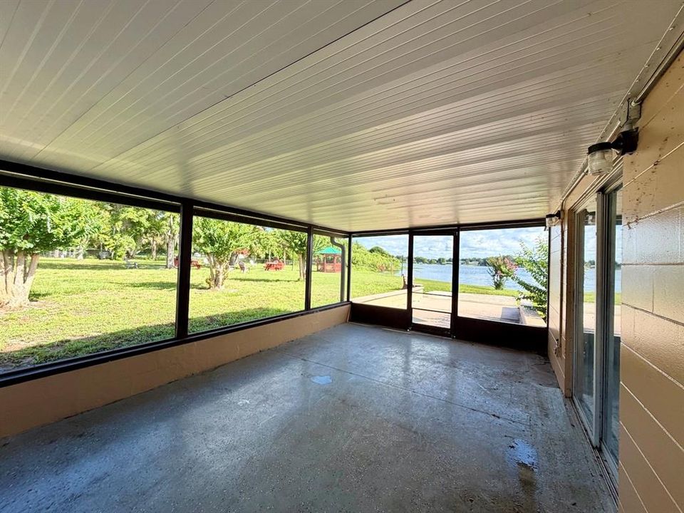 For Rent: $1,295 (1 beds, 1 baths, 690 Square Feet)