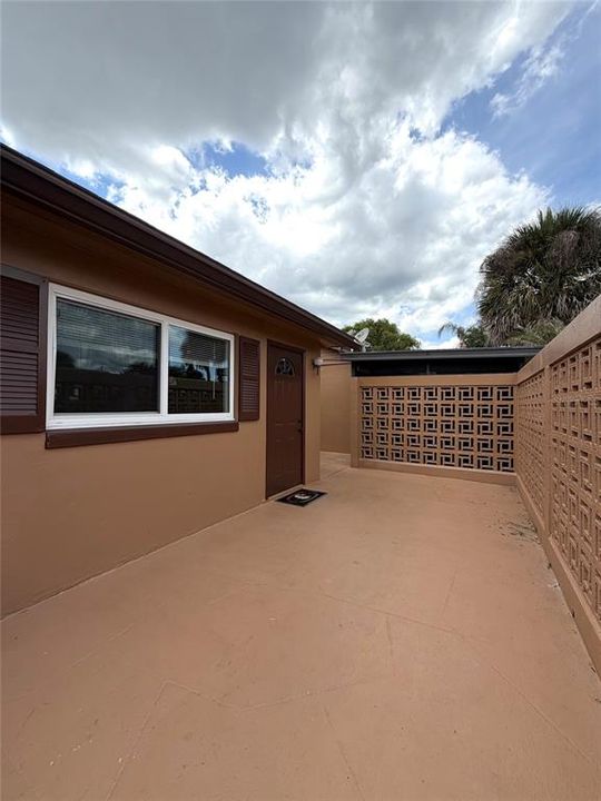 For Rent: $1,295 (1 beds, 1 baths, 690 Square Feet)