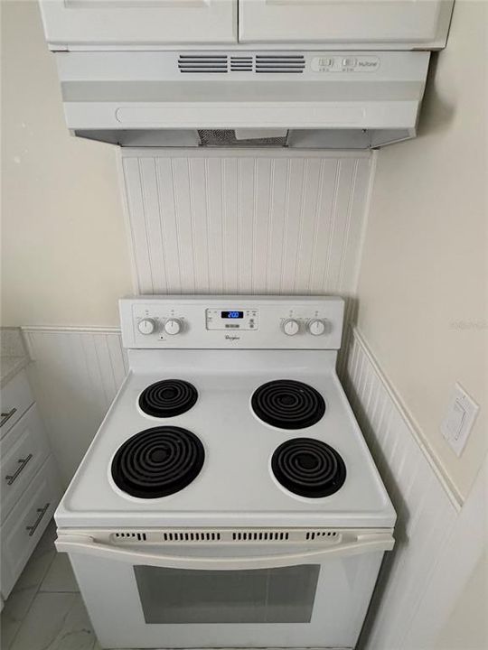 For Rent: $1,295 (1 beds, 1 baths, 690 Square Feet)