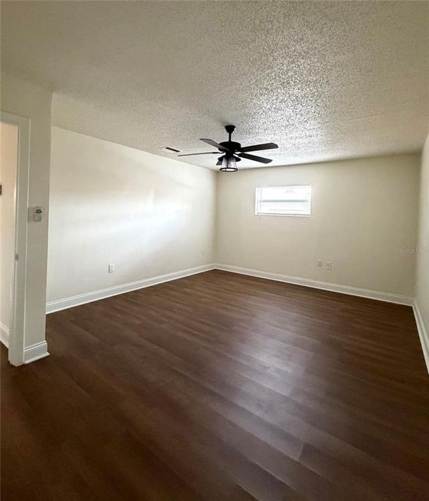 For Rent: $1,295 (1 beds, 1 baths, 690 Square Feet)