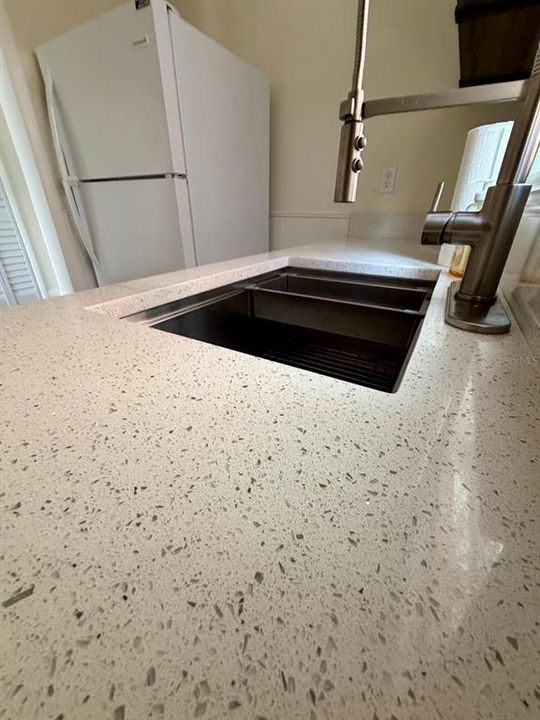 For Rent: $1,295 (1 beds, 1 baths, 690 Square Feet)