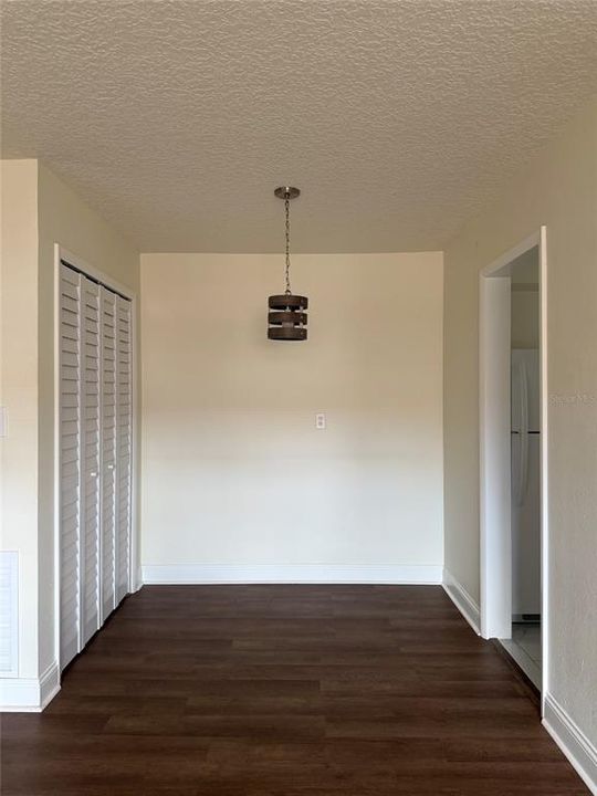 For Rent: $1,295 (1 beds, 1 baths, 690 Square Feet)