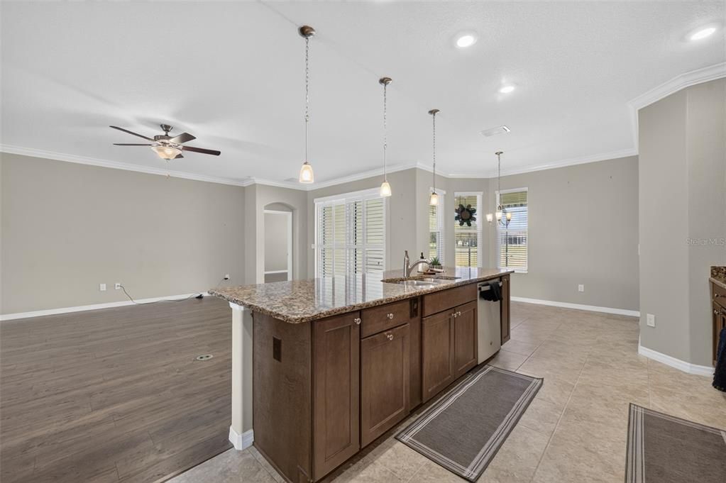 For Sale: $610,000 (4 beds, 3 baths, 2601 Square Feet)