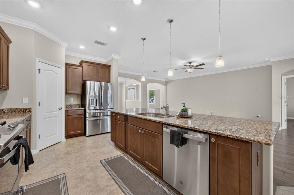 For Sale: $610,000 (4 beds, 3 baths, 2601 Square Feet)