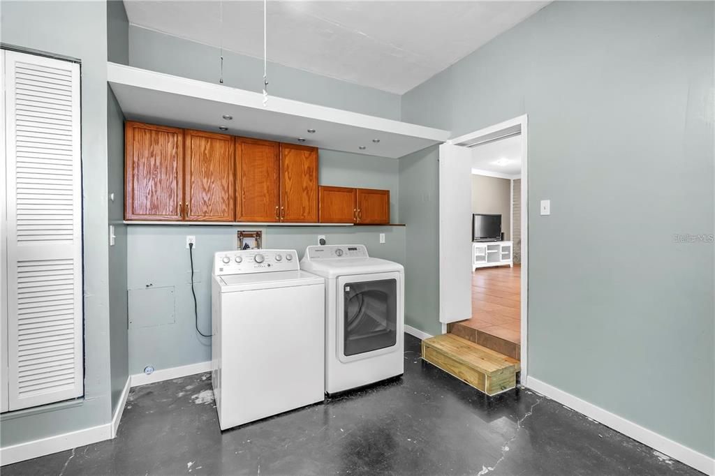 For Rent: $3,500 (3 beds, 2 baths, 1751 Square Feet)