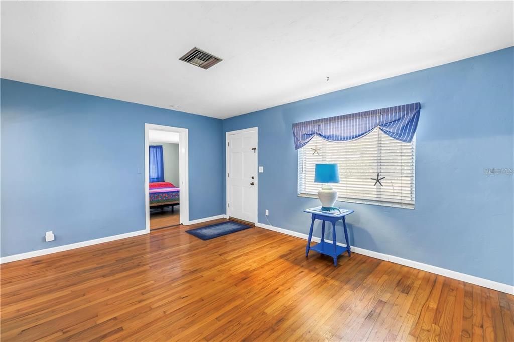 For Rent: $3,500 (3 beds, 2 baths, 1751 Square Feet)