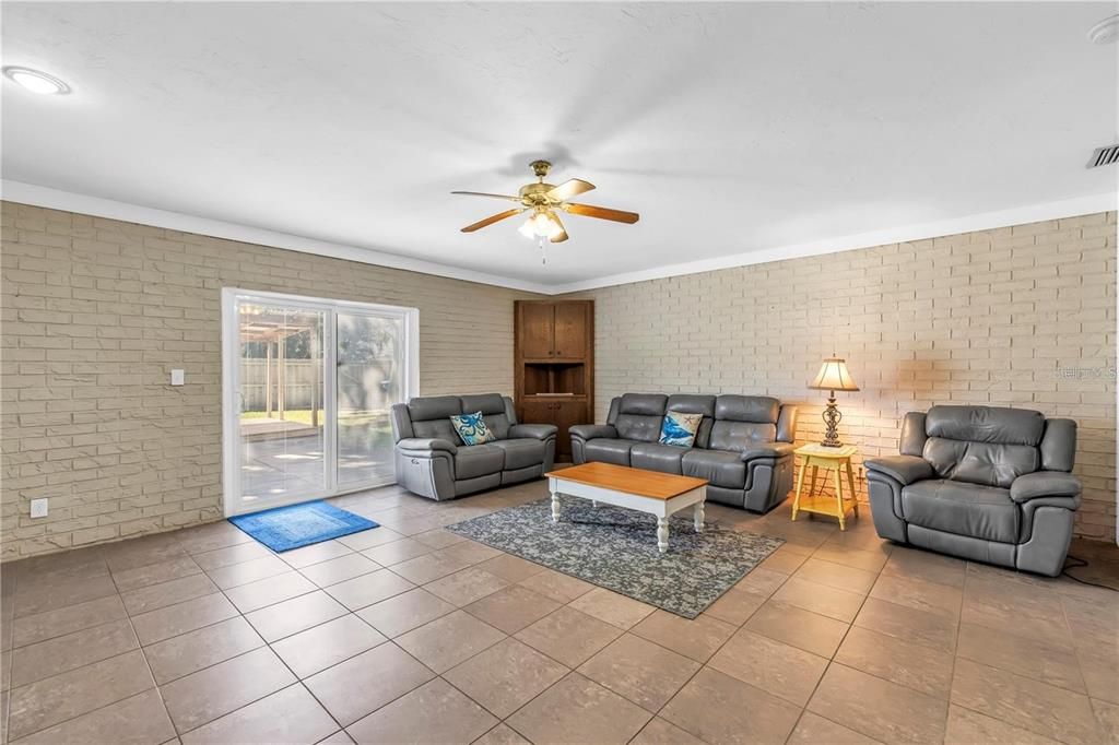 For Rent: $3,500 (3 beds, 2 baths, 1751 Square Feet)
