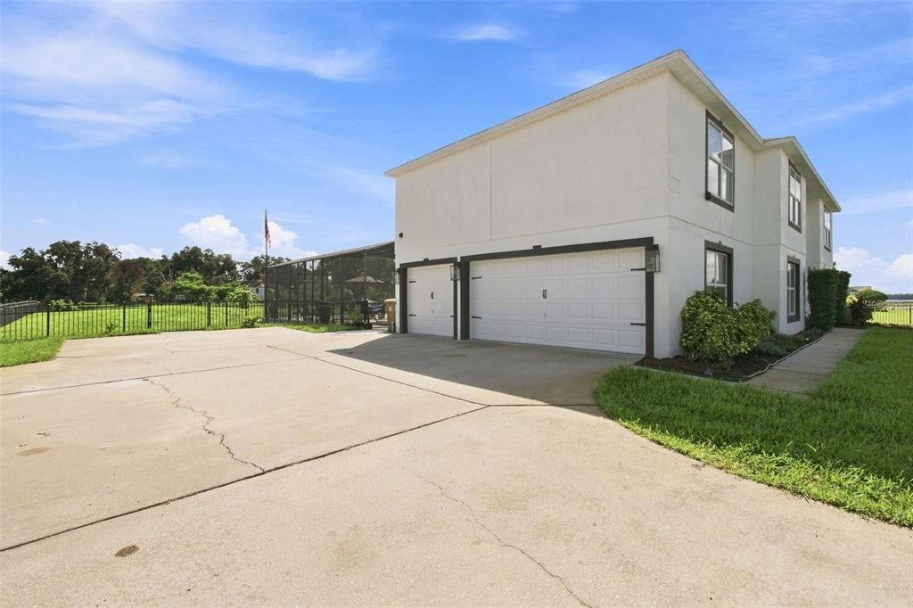 For Sale: $669,998 (5 beds, 2 baths, 2979 Square Feet)