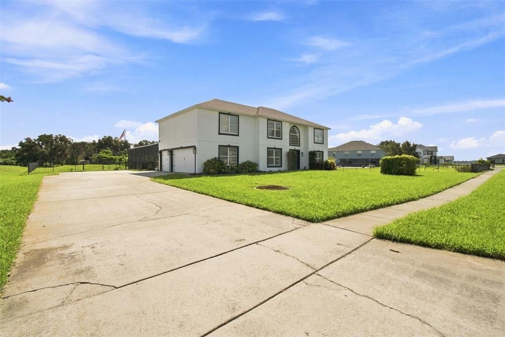 For Sale: $669,998 (5 beds, 2 baths, 2979 Square Feet)