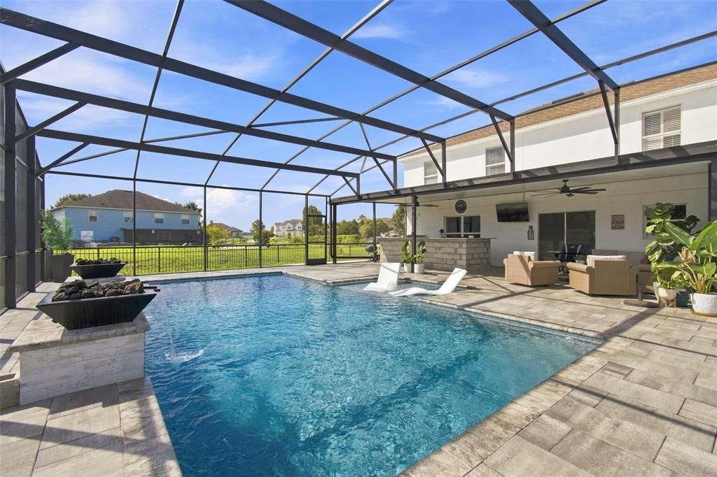 For Sale: $669,998 (5 beds, 2 baths, 2979 Square Feet)