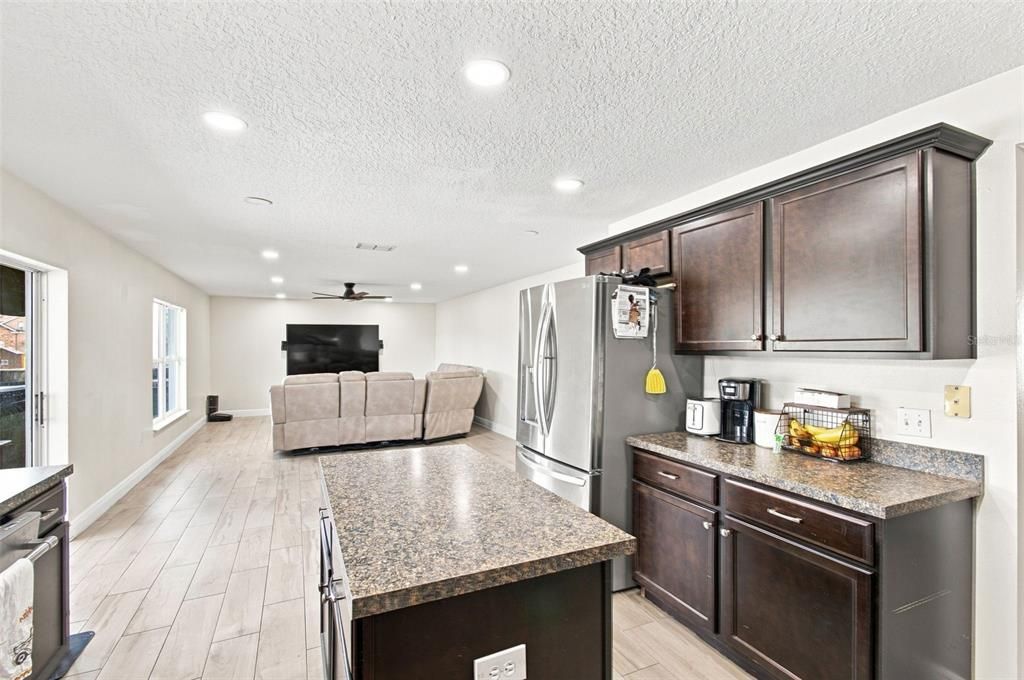 For Sale: $669,998 (5 beds, 2 baths, 2979 Square Feet)