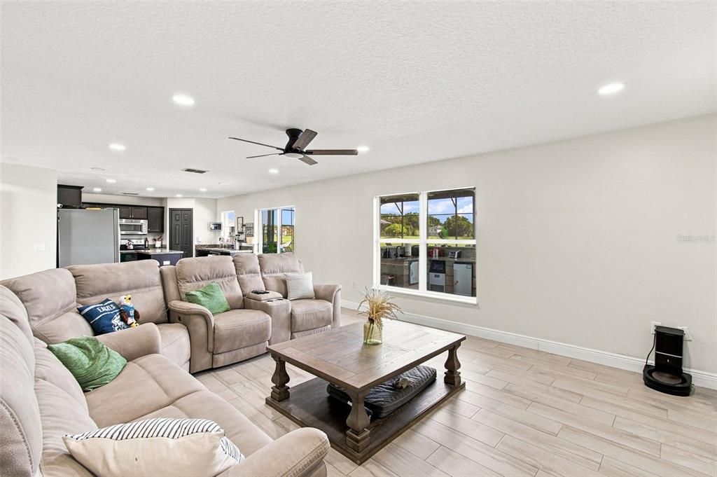 For Sale: $669,998 (5 beds, 2 baths, 2979 Square Feet)
