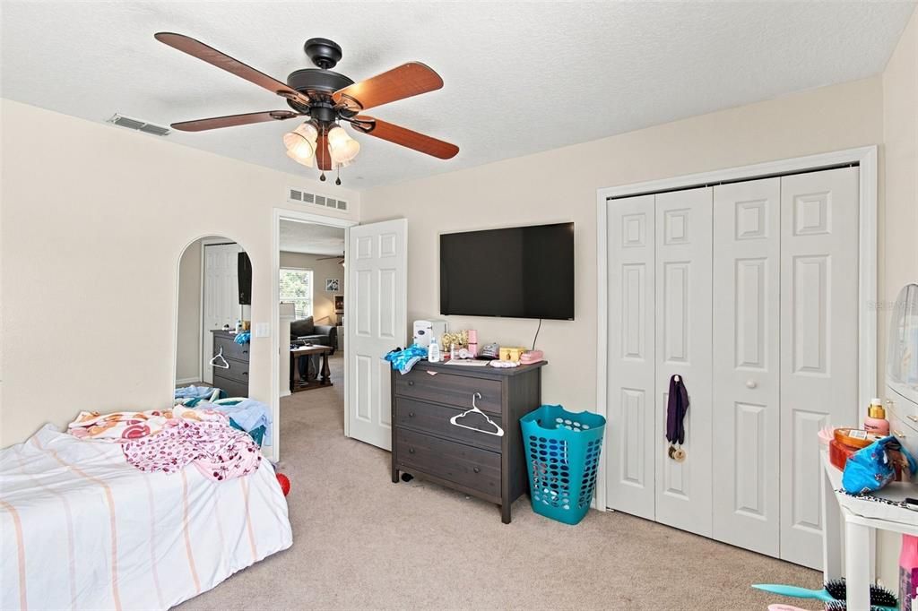 For Sale: $669,998 (5 beds, 2 baths, 2979 Square Feet)