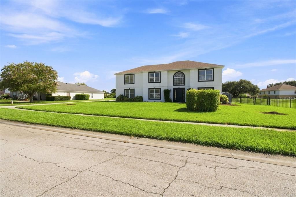 For Sale: $669,998 (5 beds, 2 baths, 2979 Square Feet)