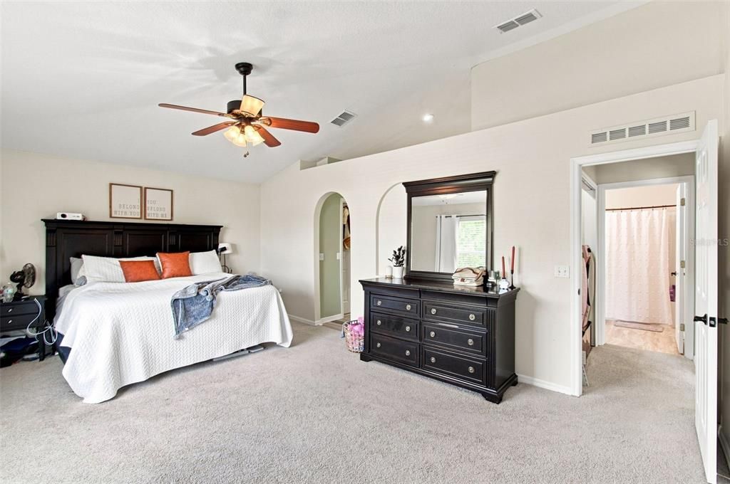 For Sale: $669,998 (5 beds, 2 baths, 2979 Square Feet)