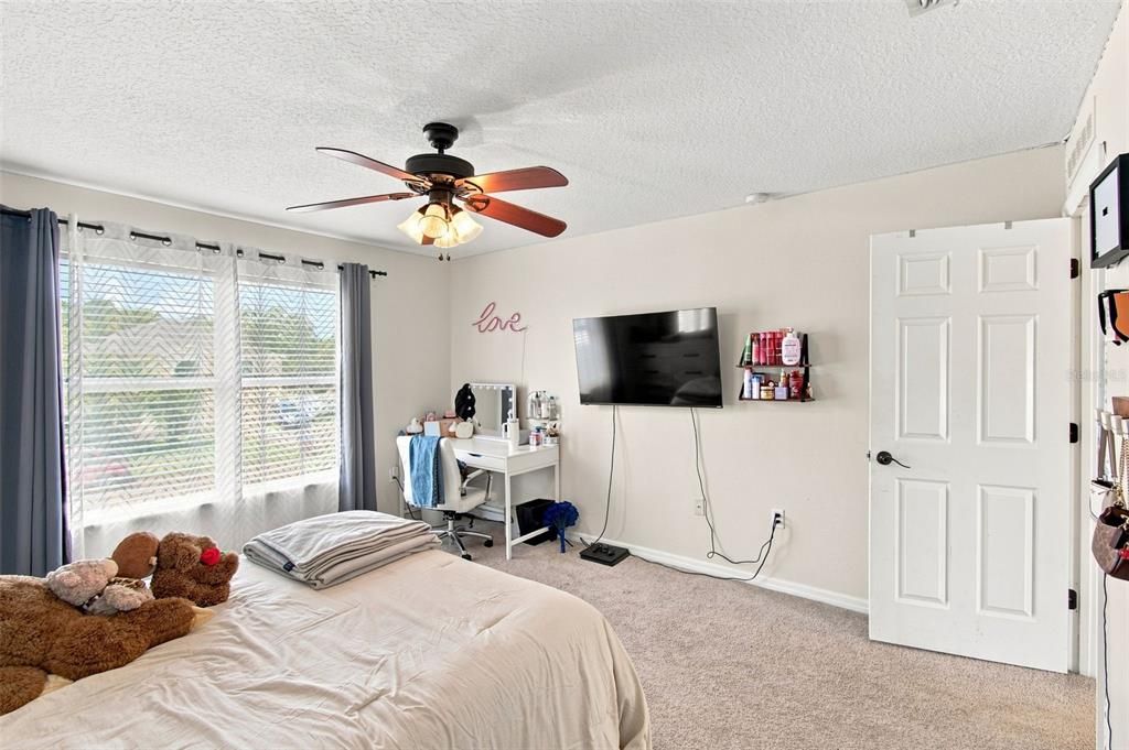 For Sale: $669,998 (5 beds, 2 baths, 2979 Square Feet)
