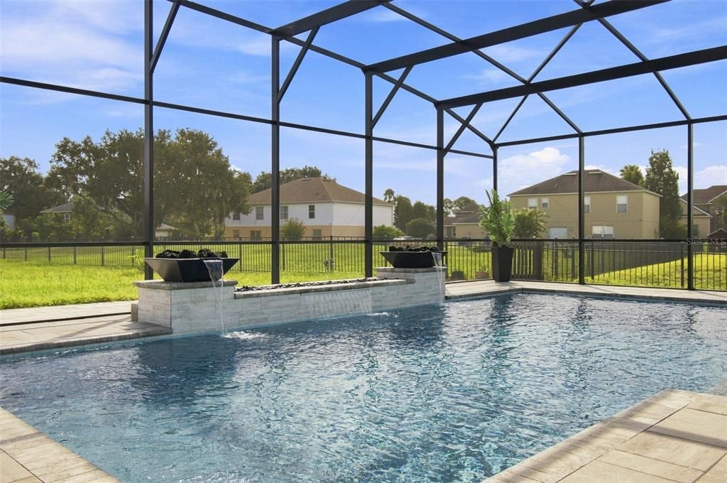 For Sale: $669,998 (5 beds, 2 baths, 2979 Square Feet)