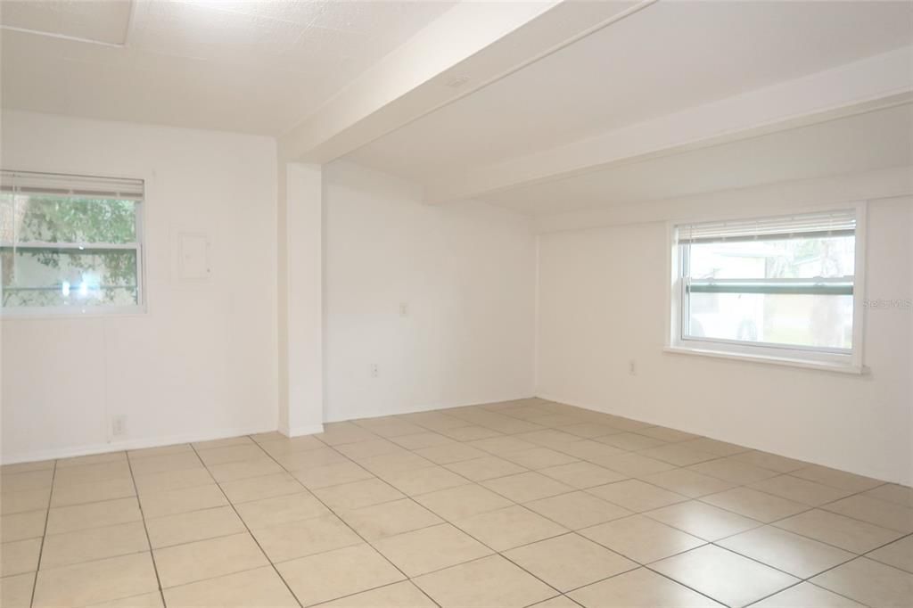 В аренду: $1,095 (1 спален, 1 ванн, 751 Квадратных фут)