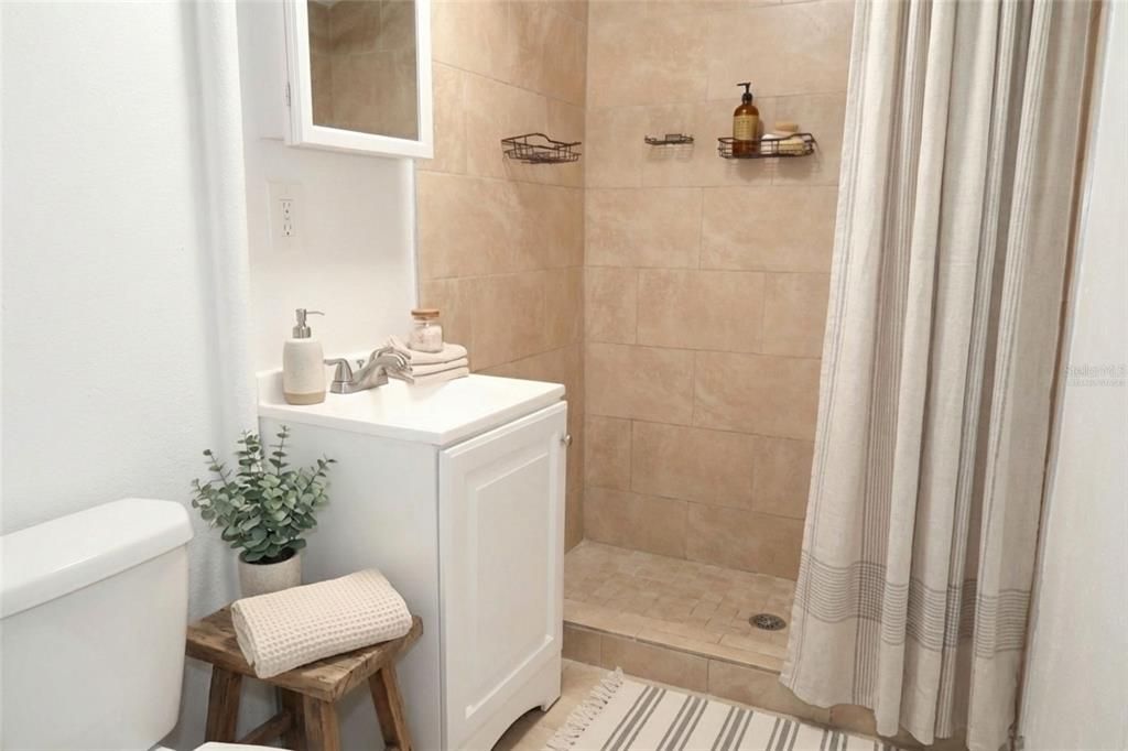 В аренду: $1,095 (1 спален, 1 ванн, 751 Квадратных фут)