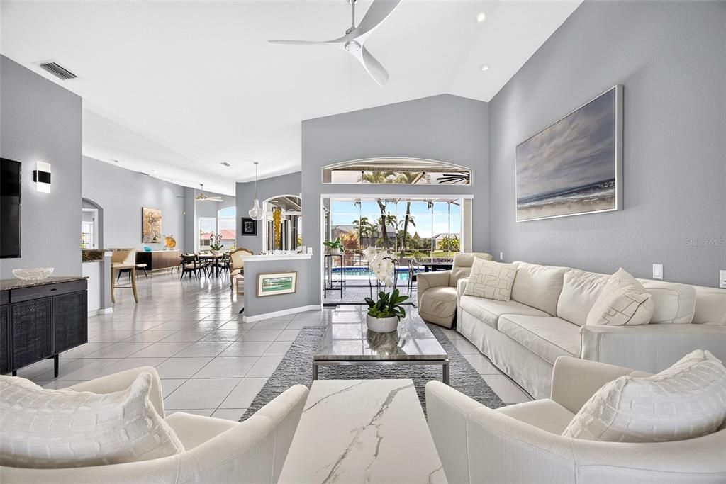 For Sale: $810,000 (3 beds, 2 baths, 2124 Square Feet)
