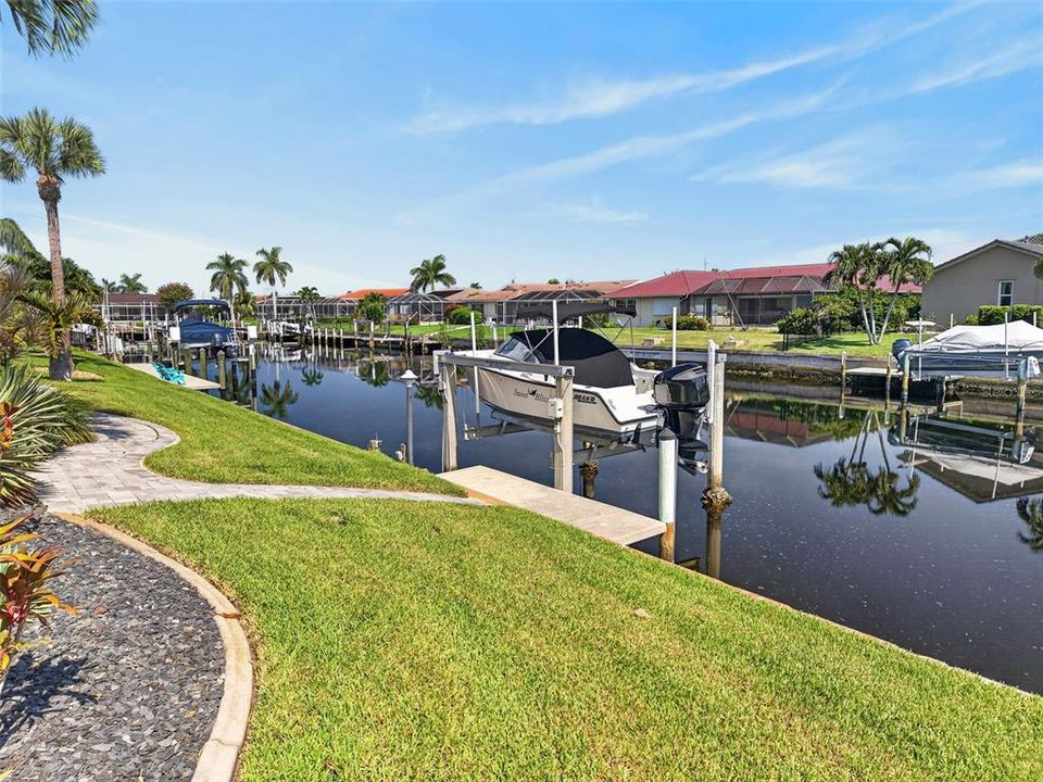 For Sale: $810,000 (3 beds, 2 baths, 2124 Square Feet)