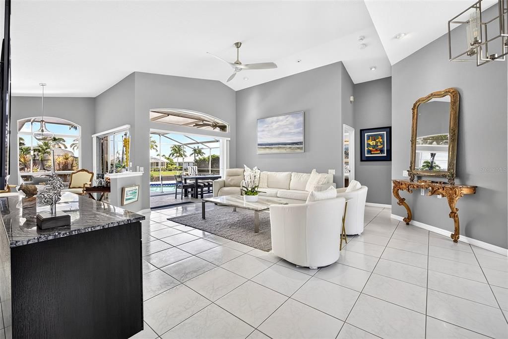 For Sale: $810,000 (3 beds, 2 baths, 2124 Square Feet)