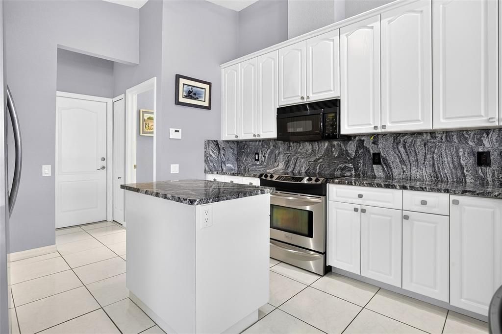 For Sale: $810,000 (3 beds, 2 baths, 2124 Square Feet)