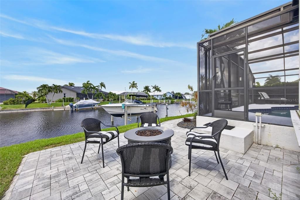 For Sale: $810,000 (3 beds, 2 baths, 2124 Square Feet)